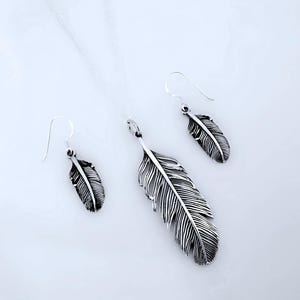 Set in argento sterling Collana di piume Collana di piume Orecchini di piume Set di gioielli. Scegli la catena Orecchini di piume in argento pendente Piuma