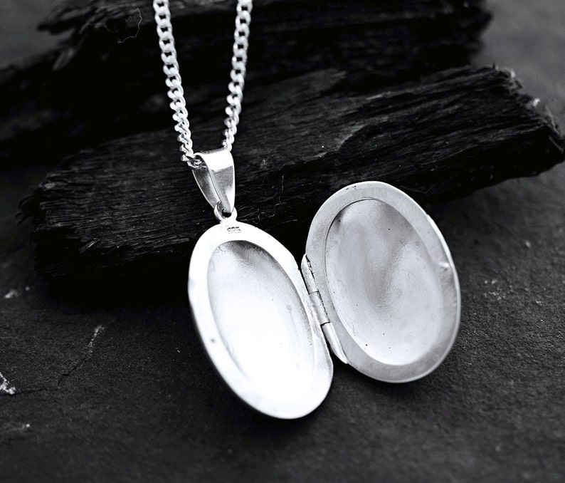 Sterling silver Oval locket . Mother gift. Engraving no included. Gift for her OR for him. Hold 2 Photos. Choose chain. R-11 image 4