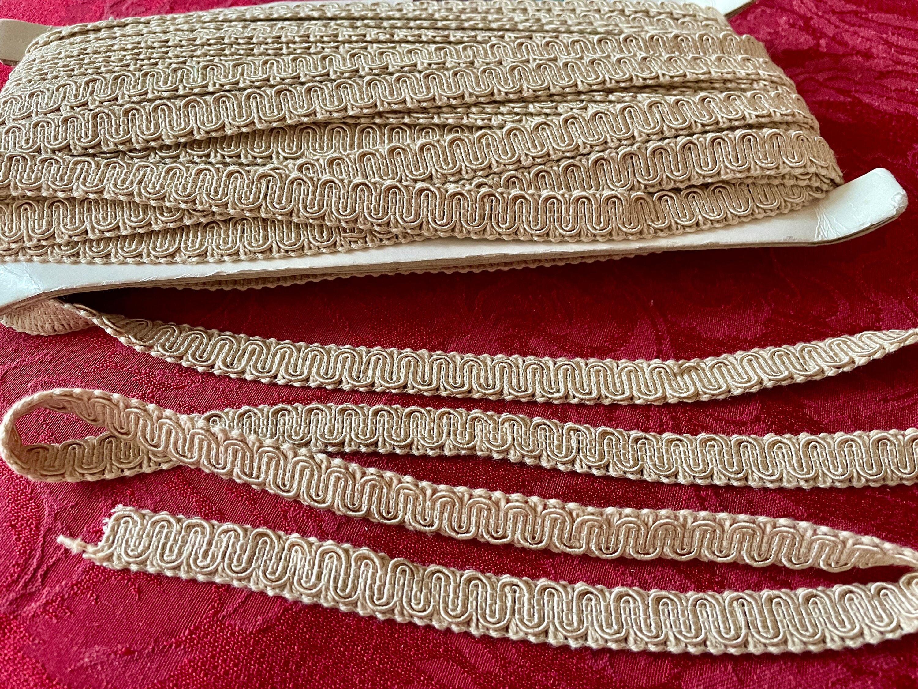 6Y Lot Vintage Conso Vintage Scroll Gimp Trim 1/2" Raspberry Red #0271 6Y Lot Vintage Conso Vintage Scroll Gimp Trim 1/2" Raspberry Red #0271