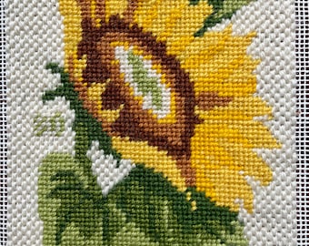 Retro Needlepoint Tapestry, 1980s Sunflower Design, Hand Made, Beautiful Flower, Wool Yarn, Great Condition!  More Available, See Listings!