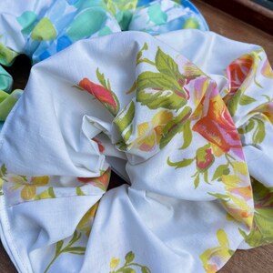 Vintage Fabric Scrunchie: Repurposed 1960s Cotton Hair Band