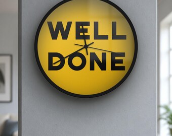 Reloj de pared sarcástico / "Bien hecho" / Silencioso, 25 cm, decoración de oficina / Regalo de amigo invisible / Colores personalizados, hecho a medida
