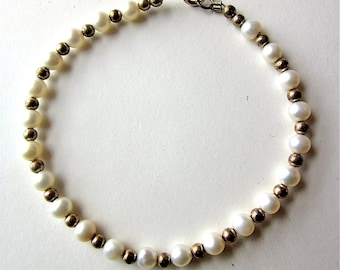 Perlen- und Silberarmband - Zuchtperlen - Silberperlen -j
