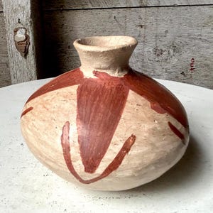 Tarahumara pottery ceramic small pot handmade  southwest white rust red design Native American