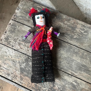 Vintage Chumala wool felt doll Mexican/South American/Guatemalan folk art cloth doll - Ethnic doll toy
