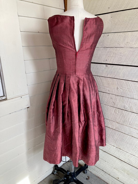 Vintage Raw Silk Dress 1960s  XS sleeveless Cockt… - image 5