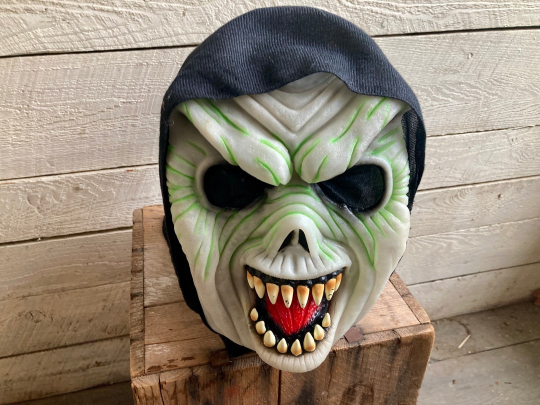 Halloween Mask Scary Monster Mask Creepy Wrinkled Green Face Big