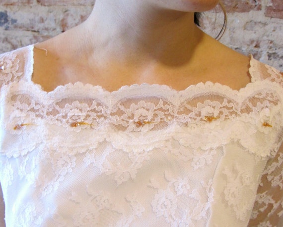 1960s Vintage Lace Wedding Dress and Veil - image 4