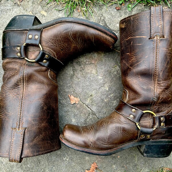 Frye boots harness boots brown motorcycle boots riding square toe size 9 M womens brasss rings