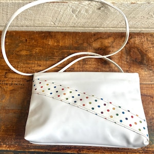 60s White polka dots patent leather purse - faux leather - short handle - white handbag - pocketbook