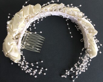 Tocado de boda de satén con perlas - diadema de satén - peine - marfil -
