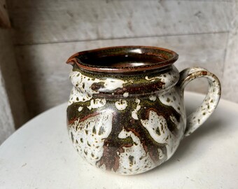 Jarra de cerámica hecha a mano - esmaltada - diseño abstracto - hecha a mano - jarra pequeña para crema hecha por un artista
