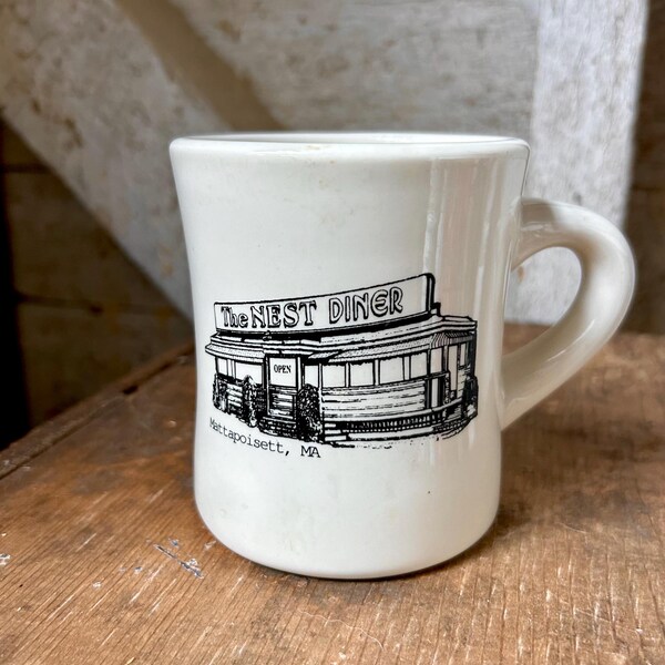 Taza de café de restaurante Diner de porcelana pesada The Nest Diner - Mattapoisett, MA con gráficos en blanco y negro