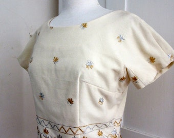 60s White Wool Top - Gold and Silver Threads - Short Sleeves - Vintage Wool Top - Wool Blouse top