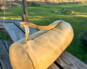 70s heavy leather handmade duffle bag - light yellow leather - zipper - shoulder strap - luggage - handmade