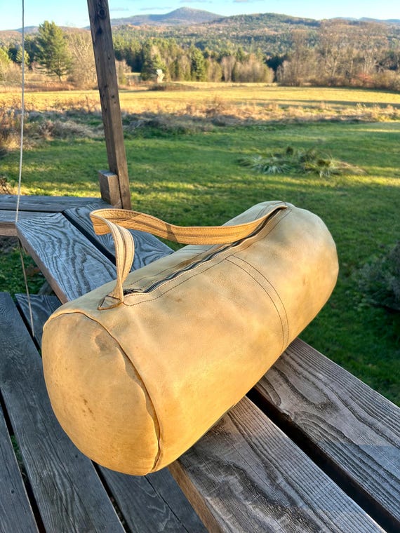 70s heavy leather handmade duffle bag - light yellow leather - zipper - shoulder strap - luggage - handmade
