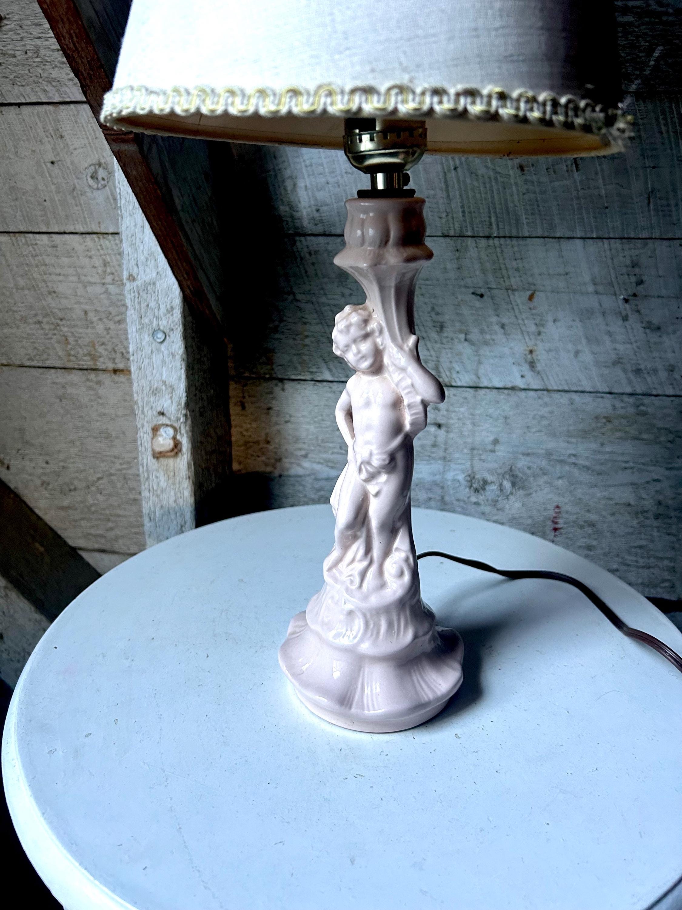 天使の置物ランプ - ピンクの私室ランプ - キッチュ - セラミック