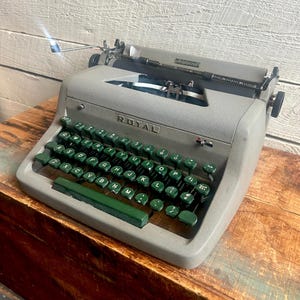 50s Royal Aristocrat portable typewriter 1960s hard case manual typewriter