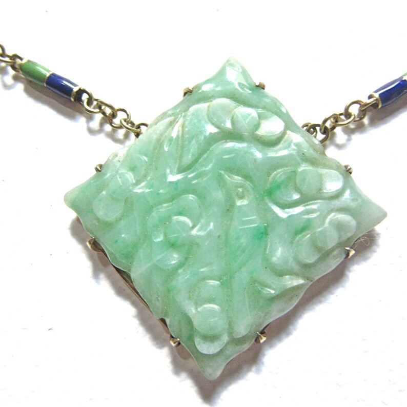 Illustration of Art Deco Jadeite Coga Largeaccessory