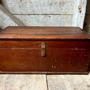 Antike Holz Werkzeugkiste primitiven abnehmbaren Tablett Messing Riegel