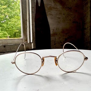 Antique clear glasses gold wire rims 12K GF - embossed design hard case velvet lined