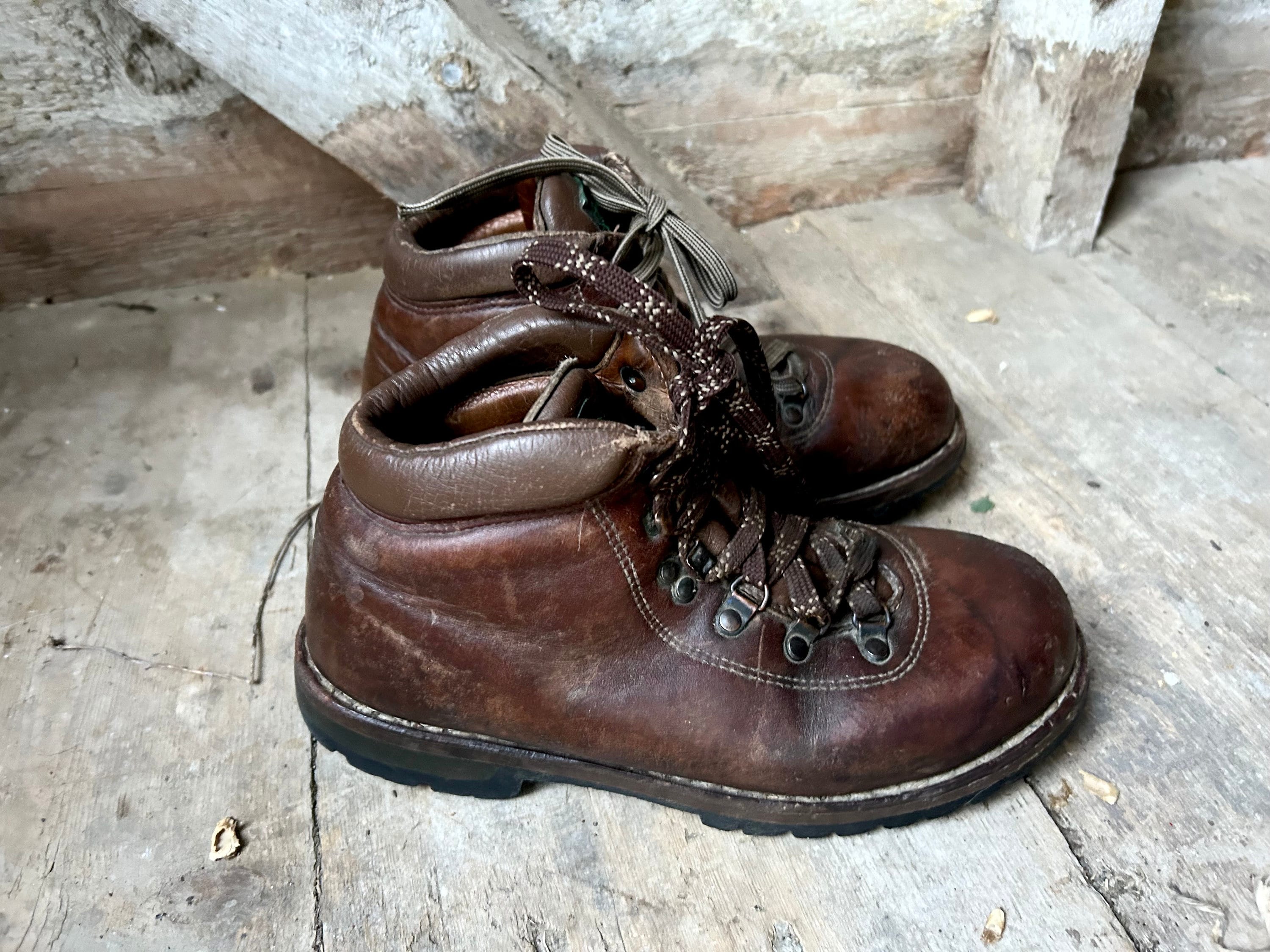 Limmer Womans Hiking Boots - Vintage 70s 80s -mountaineering  display picture 1