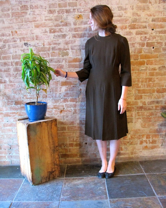 Vintage Brown Wool Dress - Early 60s - Amish Hips… - image 4