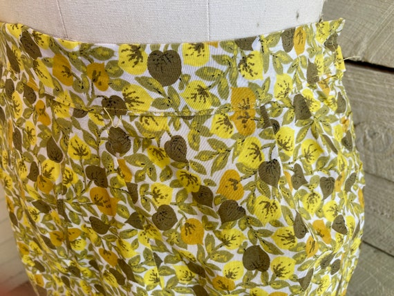 60s Yellow cotton floral print skirt tank jacket … - image 7