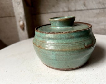 Handmade stoneware covered jar kitchen storage farmhouse kitchen sugar bowl ginger jar lid honey