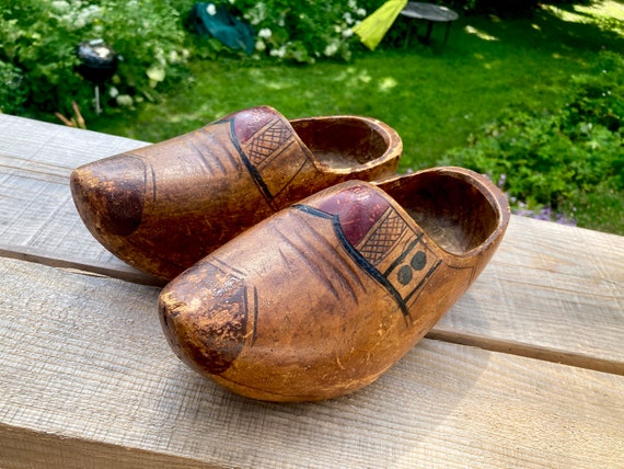 Details 215+ wooden shoes