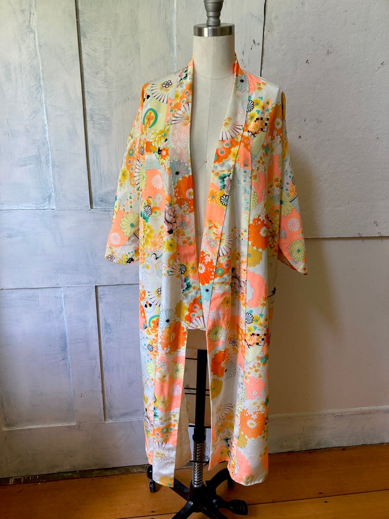 Kimono yellow orange robe polyester Asian robe belt floral print one size lingerie image 5