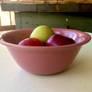 Small ceramic mixing bowl - 40s 50s - dusty rose - farmhouse kitchen - pink bowl - fruit bowl