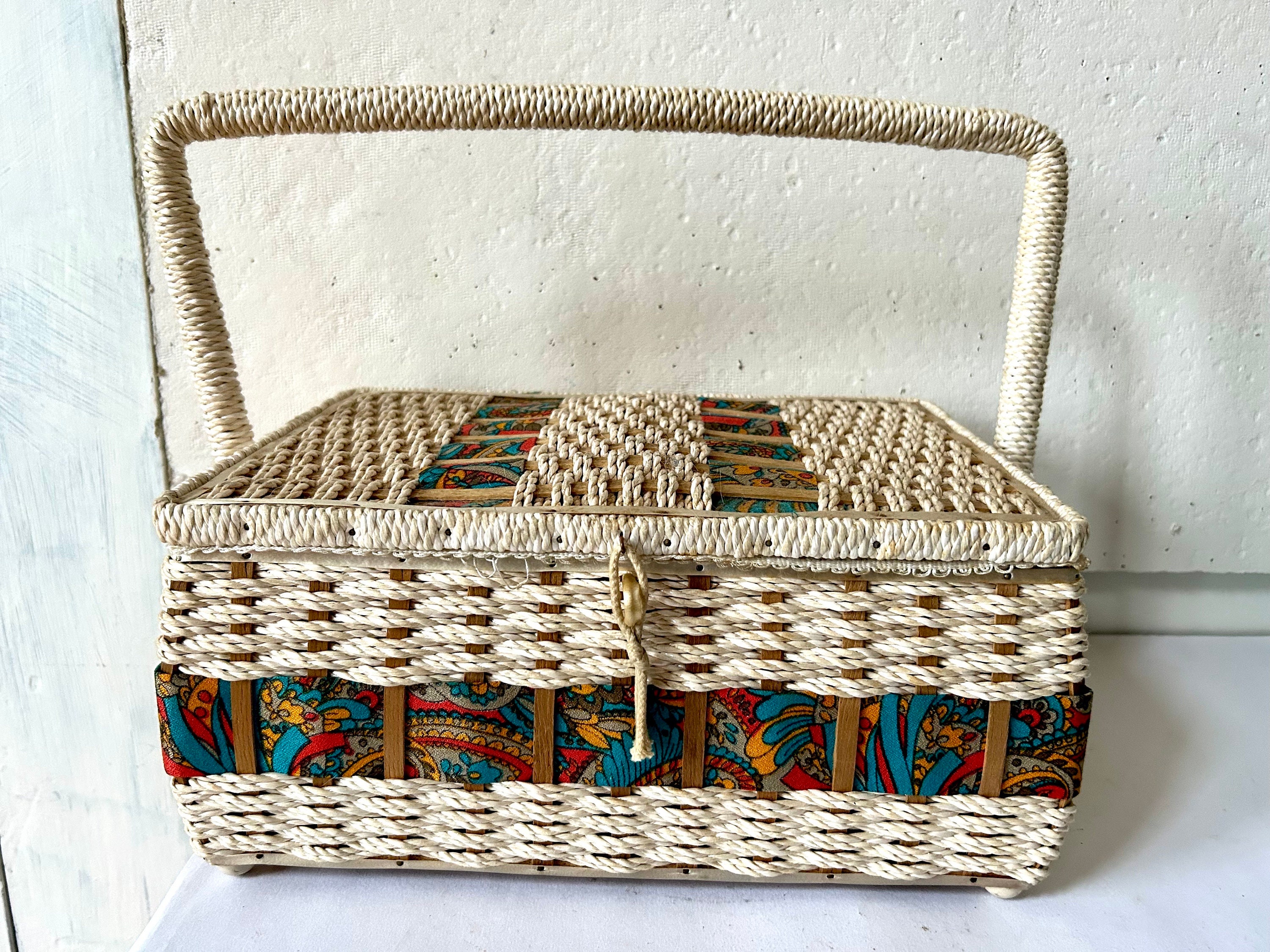 Gorgeous Abstract Singer Vintage Wicker Sewing Basket, Plastic Interior  Tray, Crafts Box, Colorful Vintage Sewing Basket, Sewing Baskets -   Denmark