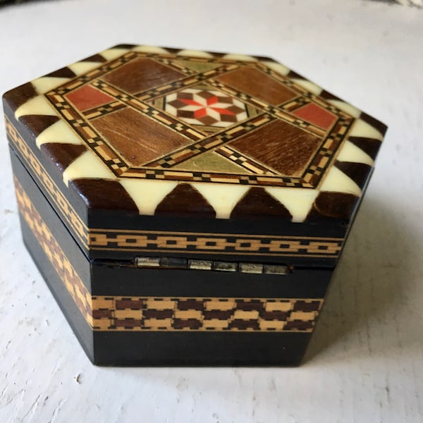 Six sided lacquer wood box hexagon trinket box - jewelry box - small box - inlaid design