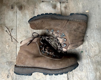 Limmer womans hiking boots - vintage 70s 80s -mountaineering boots