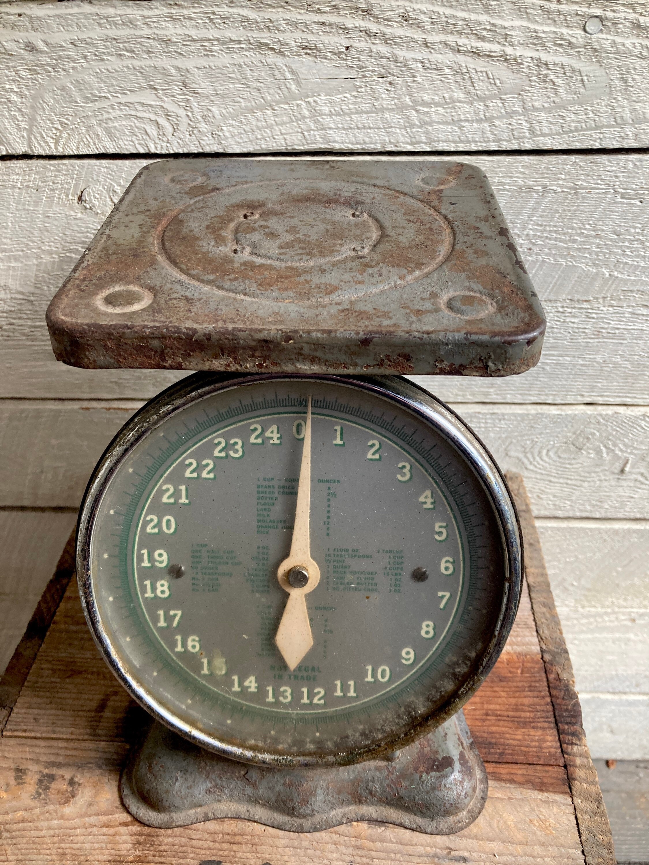 アンティークkitchen scale 40s Vintage Kitchen Scale Farmhouse Rustic Primitive Blue Gray