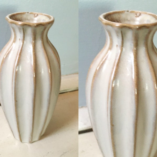 Mid Century ceramic vase - ribbed vase .-