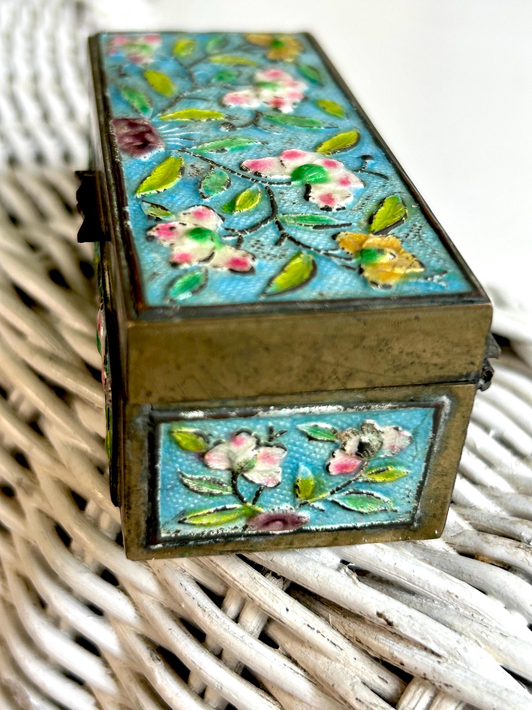 七宝焼きアンティーク中国小物入れ金属エナメル小箱青ピンクの花