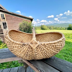 Cesta grande para huevos de granja, cesta rústica primitiva de almacenamiento hecha a mano con rama de madera, asa retorcida, cesta de mercado para jardín