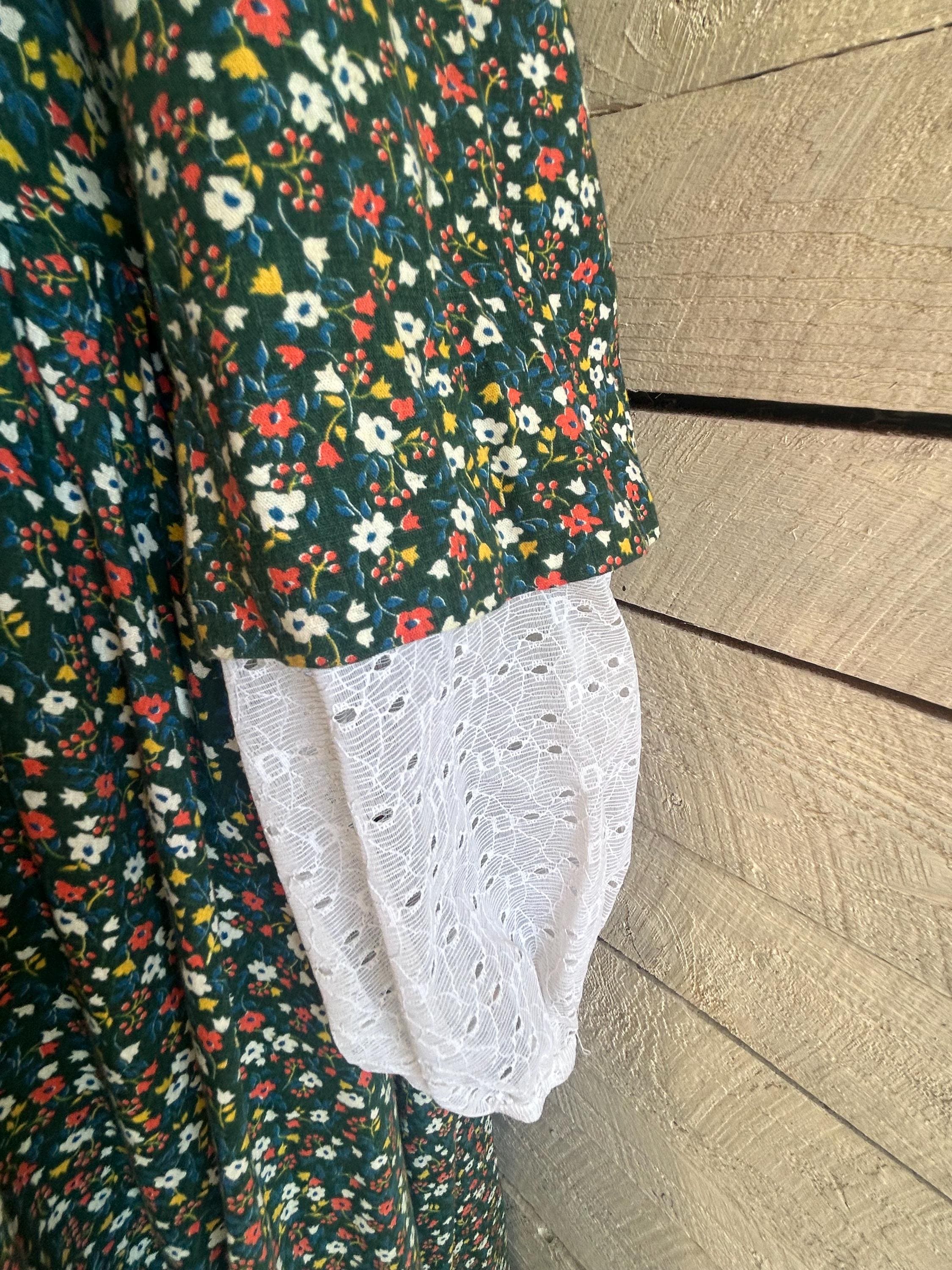 Halloween costume green calico prairie dress White eyelet sleeves and front inset maxi dress matching bonnet colonial dress Halloween costume green calico prairie dress White eyelet sleeves and front inset maxi dress matching bonnet colonial dress