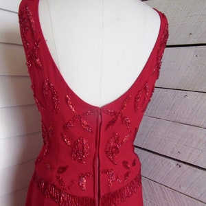 Vestido formal de gasa de seda roja con cuentas - espalda baja - maxi - con volantes - cuentas rojas - tirantes - largo - imagen 6