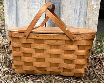 Cesta de picnic de madera partida con tapa, 2 asas de madera curvadas, cesta de jardín rústica hecha a mano de granja