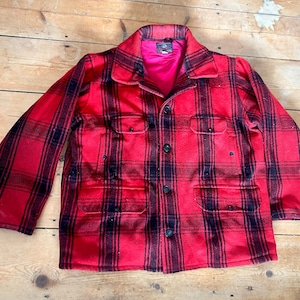 Mens red black plaid 50s wool hunting jacket - Johnson Woolwn Mills winter coat jacket buffalo plaid snap pockets