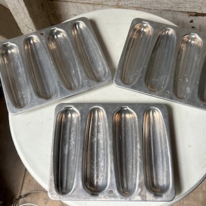 farmhouse kitchen decor wall hanging 3 cornbread baking molds aluminum small 4 slot corn shaped bread