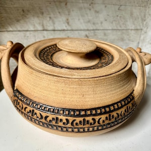 2 1/2 quart stoneware covered casserole handmade ceramic covered dish - carved texture - lid - top knob - handles