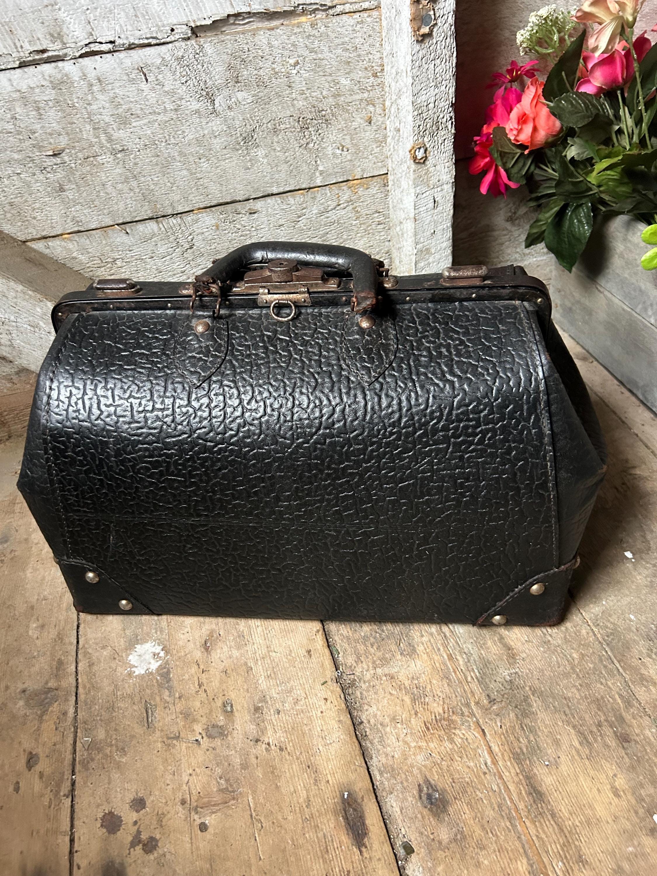 19世紀 フランス 人形用バッグ Valise Antique Black Leather Walrus Embossed Texture Traveling Valise Bag