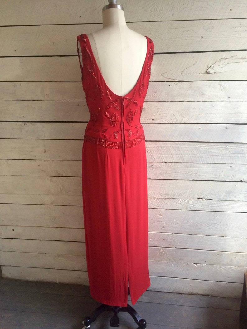 Vestido formal de gasa de seda roja con cuentas - espalda baja - maxi - con volantes - cuentas rojas - tirantes - largo - imagen 2