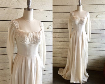 50s wedding dress - XS - lace - long train - long sleeves - sheer high neck - size 0