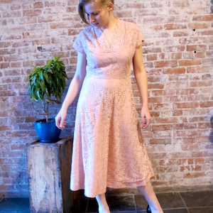 Pink Lace Dress - 1940s - Party Dress - Medium - Short Sleeves - Rockabilly - Peach -