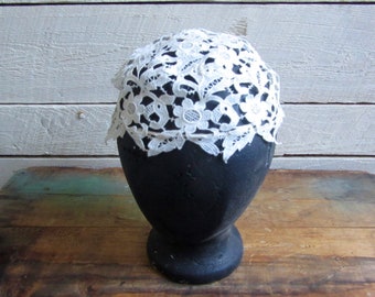 white lace wedding hat - headpiece - wedding cap - form for veil - 60s - 70s